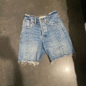 Abercrombie High Rise 7” Dad Short